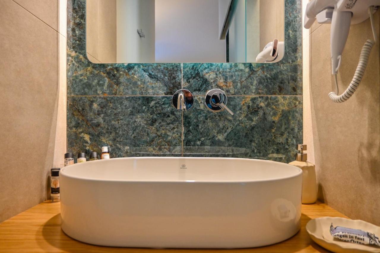 Schinoza Luxury Suites Schoinoussa Exteriör bild